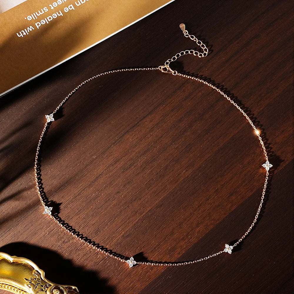 שרשרת מויסנייט תלתן עדינה