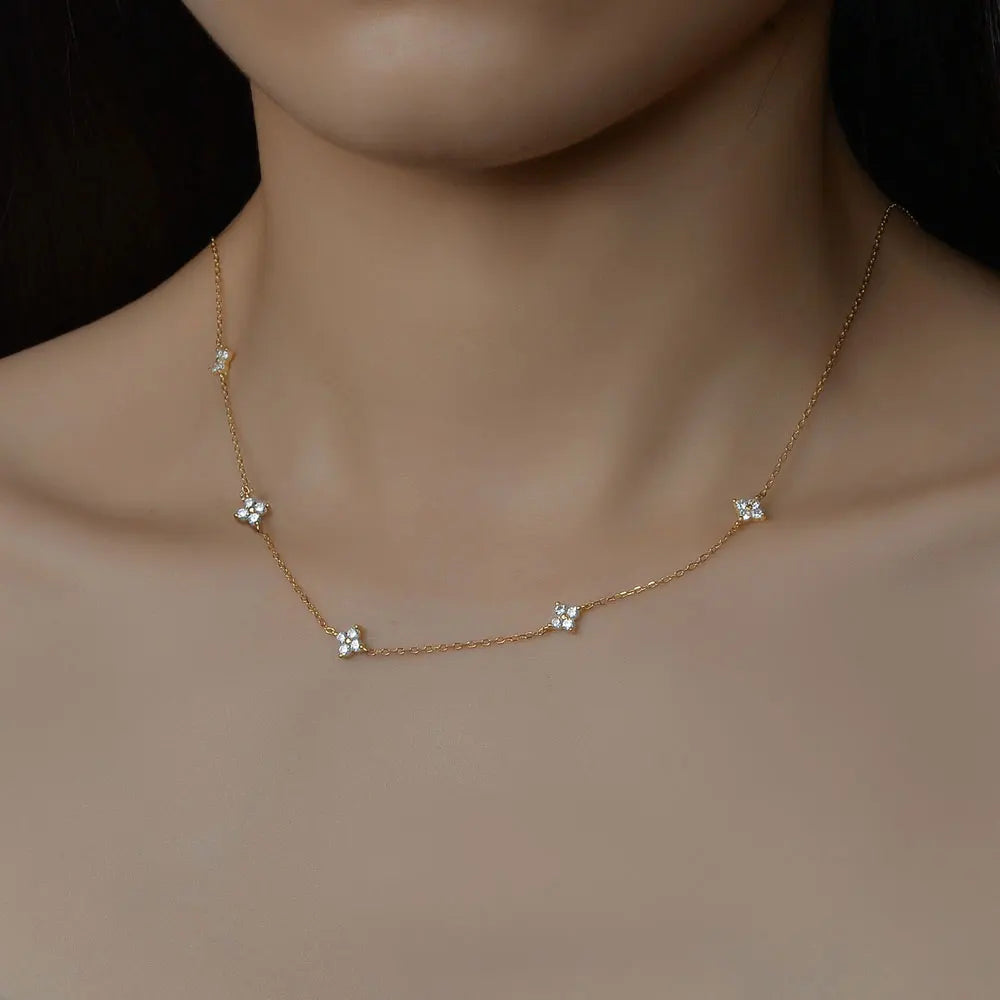 שרשרת מויסנייט תלתן עדינה